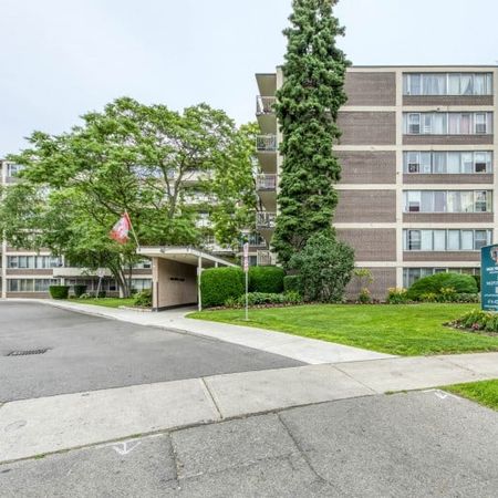 2&4 Milepost, 52, 54, 56, 58 Thorncliffe Park Drive - Photo 4