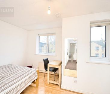 4 bedroom townhouse to rent - Photo 5