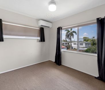 3 BEDROOM HOME, CLOSE TO EVERYTHING! - Photo 3