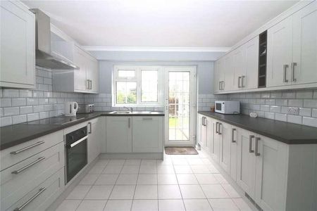 Collins Way, Eastwood, Leigh On Sea, Essex, SS9 - Photo 4