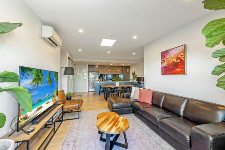 THIRD FLOOR APARTMENT IN CENTRAL LOCATION - Photo 3