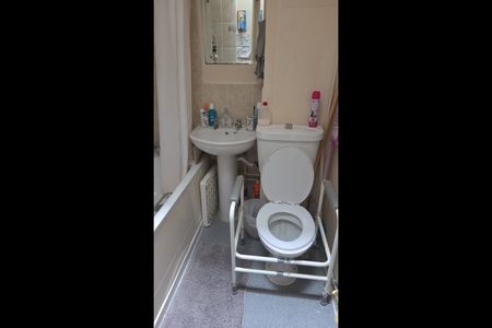 Room in a Shared House, Mandeville Street, E5 - Photo 3