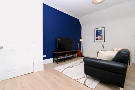 2Bedrooms, 1Bathrooms - Photo 3