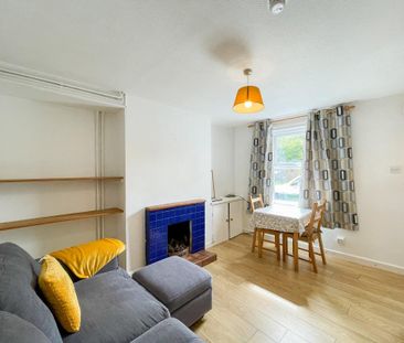 2 bedroom end of terrace house to rent - Photo 3