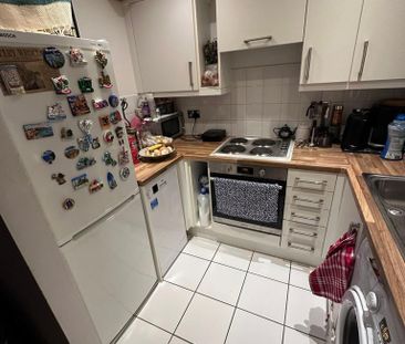 2 bedroom flat to rent - Photo 4