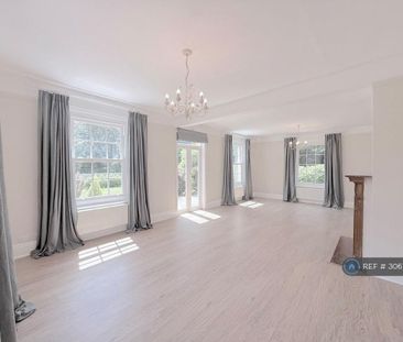 4 bedroom detached house to rent - Photo 3