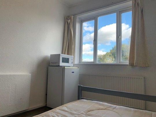 House share to rent - Photo 1