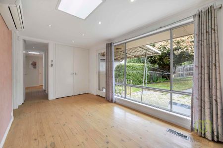 Generous Family Home in Sought After Location! - Photo 3