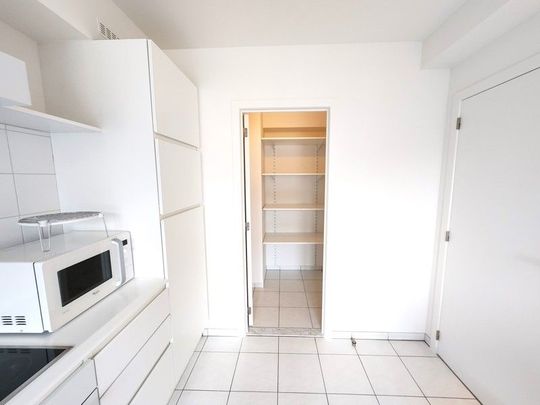 Ruim 2 slaapkamer appartement TE HUUR nabij hartje Waregem! - Foto 1