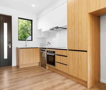 2 Bedrooms, NEW Townhouse - Photo 3