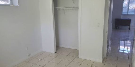 1 Bedroom-Killarney Area - Photo 2