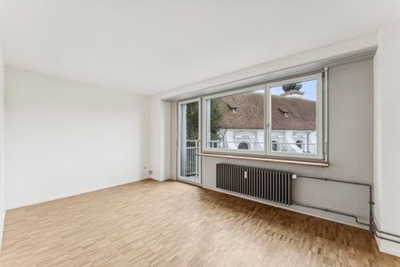 "First-time rental - Living &amp; Working with Reuss view!" - Photo 3