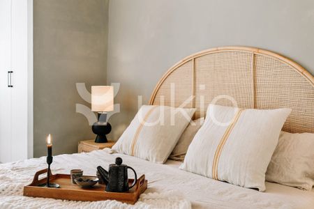 Barcelona Capital, Catalonia 08017 - Photo 2