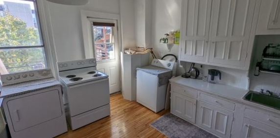 METRO LASALLE, GRAND 3 1/2 - Photo 2