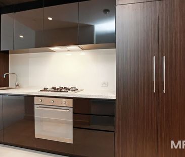 106/74 Queens Road, Melbourne - Photo 1