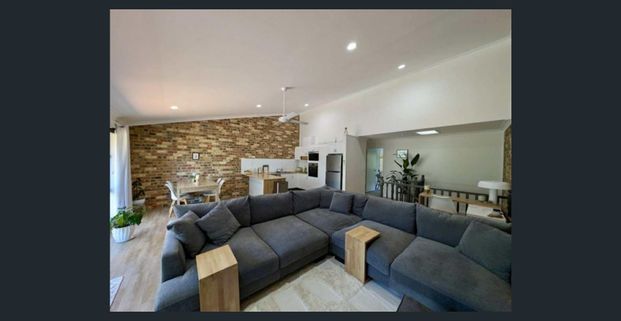 Central Furnished Townhouse, Close to Water and Shops - Photo 1