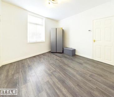 3 bedroom end of terrace house to rent - Photo 1