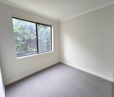 MODERN APARTMENT IN IDEAL LOCATION - Photo 2