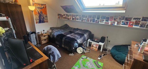 5 Bed - 11 Ashville Grove, Burley, Leeds - LS6 1LY - Student - Photo 1
