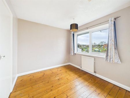 3 bedroom end of terrace house to rent - Photo 4
