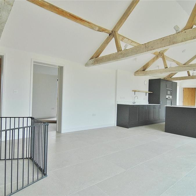 3 bedroom barn conversion to rent - Photo 1