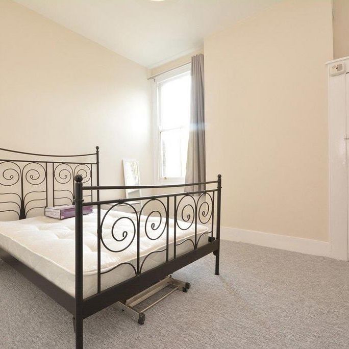 3 bedroom flat to rent - Photo 1