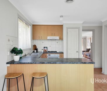 51 Hyde Park Terrace, Point Cook VIC, Belconnen - Photo 2