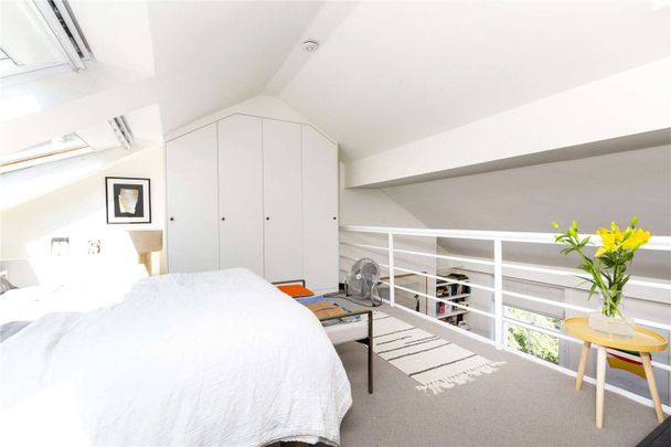 Exceptional one bedroom apartment in an excellent Islington location. - Photo 1