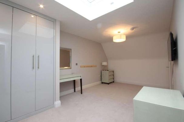 The Picturehouse Bridge Avenue Maidenhead, SL6 - Photo 1