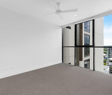 Vibrant Inner-City Hub 2 Bedroom Apartment in Milton - Photo 3