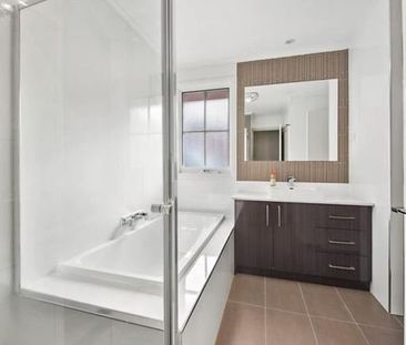 1/4 Arden Crescent, Rosanna VIC 3084 - Photo 4