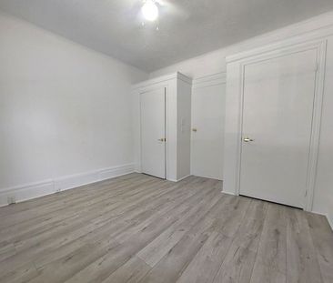 For Lease - 2143 Gerrard Street Unit# Main Fl, Toronto, Ontario - Photo 6