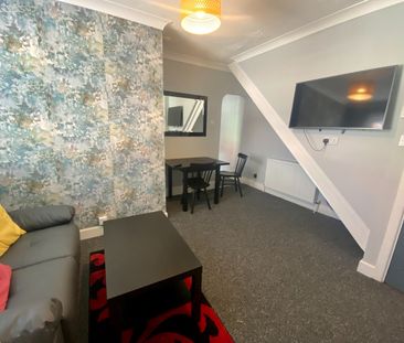 2 Bed Flat, Erleigh Road, RG1 - Photo 3