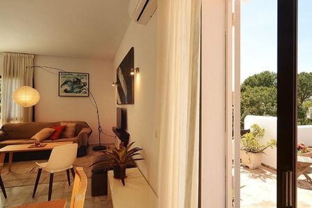 3 bedroom luxury Flat for rent in Nueva Andalucia, Spain - Photo 2