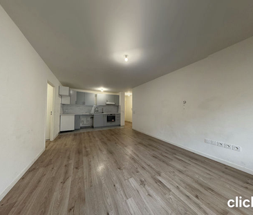 Le Bourget – Élégant 3 pièces au sein d’une résidence récente avec ... - Photo 4