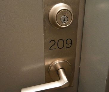 For Lease - 54 Sky Harbour Drive Unit# 209, Brampton, Ontario - Photo 6