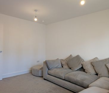 4 bedroom detached house to rent - Photo 1