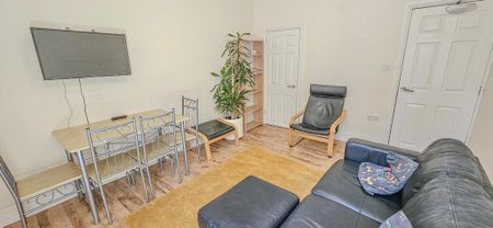 3 bedroom terraced house to rent - Photo 3