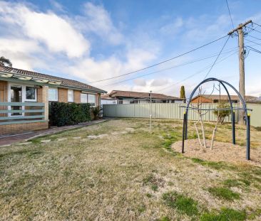 Spacious & Energy-Efficient Family Home in Prime Kaleen Location - Photo 2