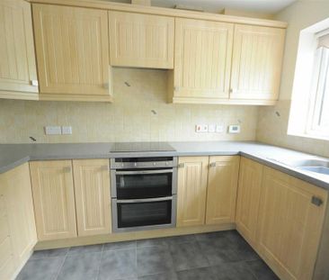 3 bedroom semi-detached house to rent - Photo 6