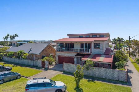 Charming Riverside Home - Photo 2