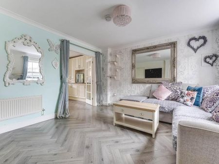 5 bedroom detached house to rent - Photo 2