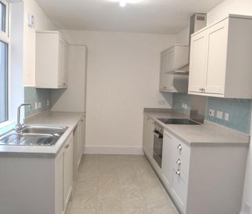 3 bedroom terraced house to rent - Photo 6