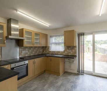 3 bedroom terraced house to rent - Photo 4