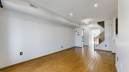 For Lease - 1050 Bristol Road Unit# 32, Mississauga, Ontario - Photo 4