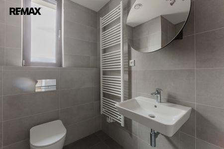 Pronájem bytu 1+kk v osobním vlastnictví 35 m², Praha 9 - Hrdlořezy - Фото 3