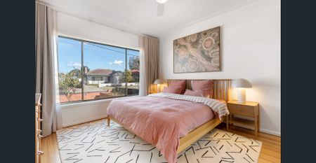 Stylish family home with self contained studio - Photo 4