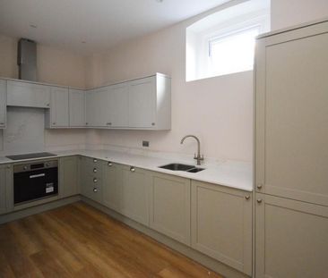 2 bedroom terraced house to rent - Photo 4