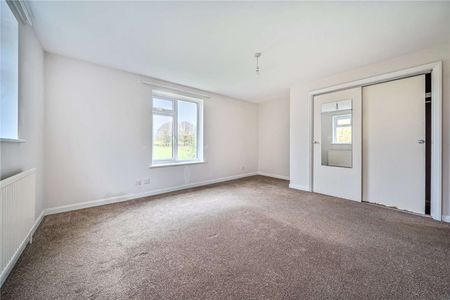 A charming four bedroom home in on the edge of Whitchurch. *Please note: Rolling break clause after 6 months* - Photo 2