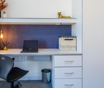 1 bedroom in a flat share to rent - Photo 6